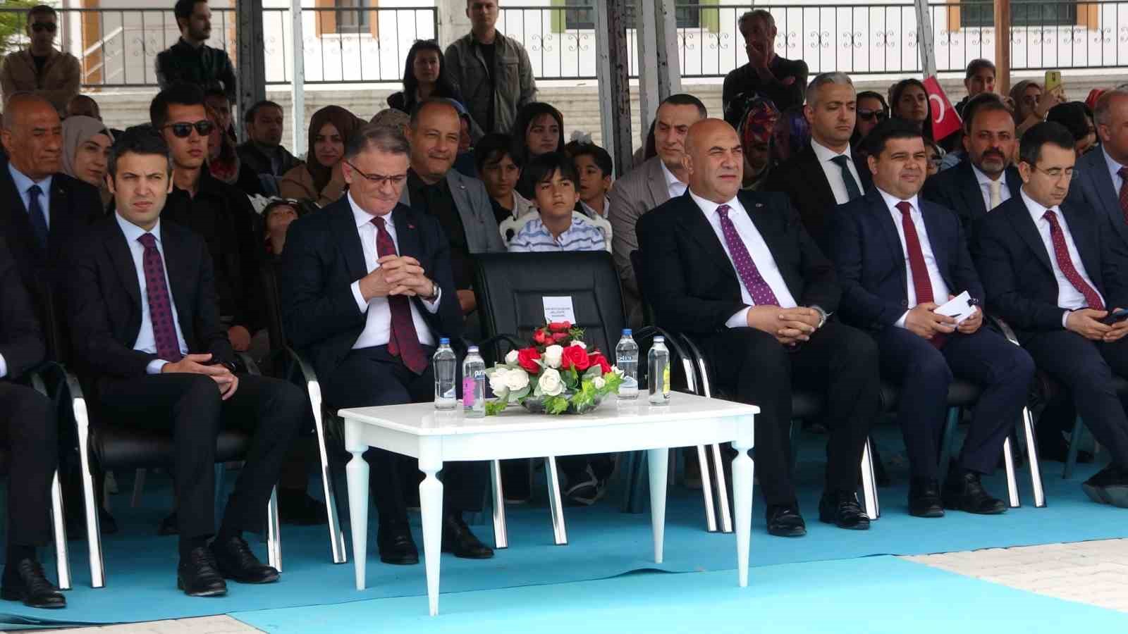 Van’da 23 Nisan coşkusu