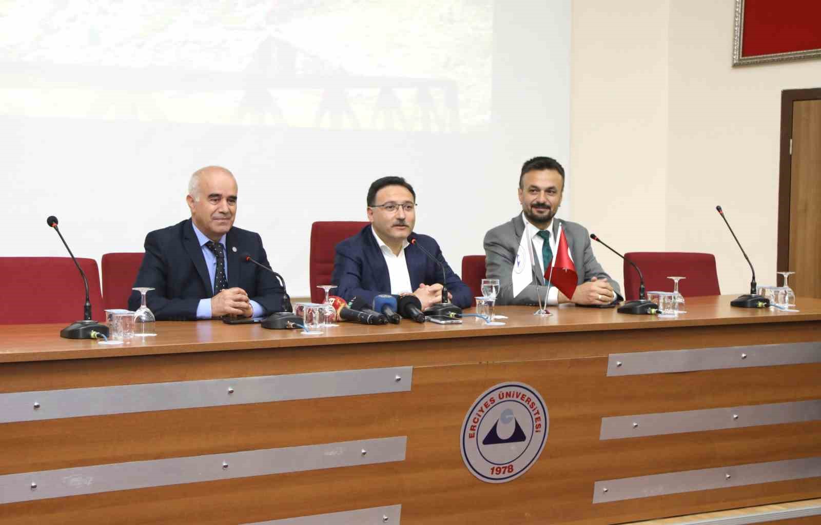 Vali Çiçek: 