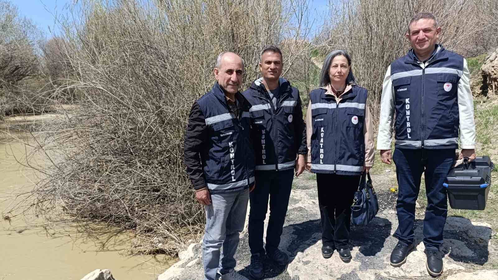 Van Gölü’nde av yasağı başladı: İnci kefalleri göç hazırlığında