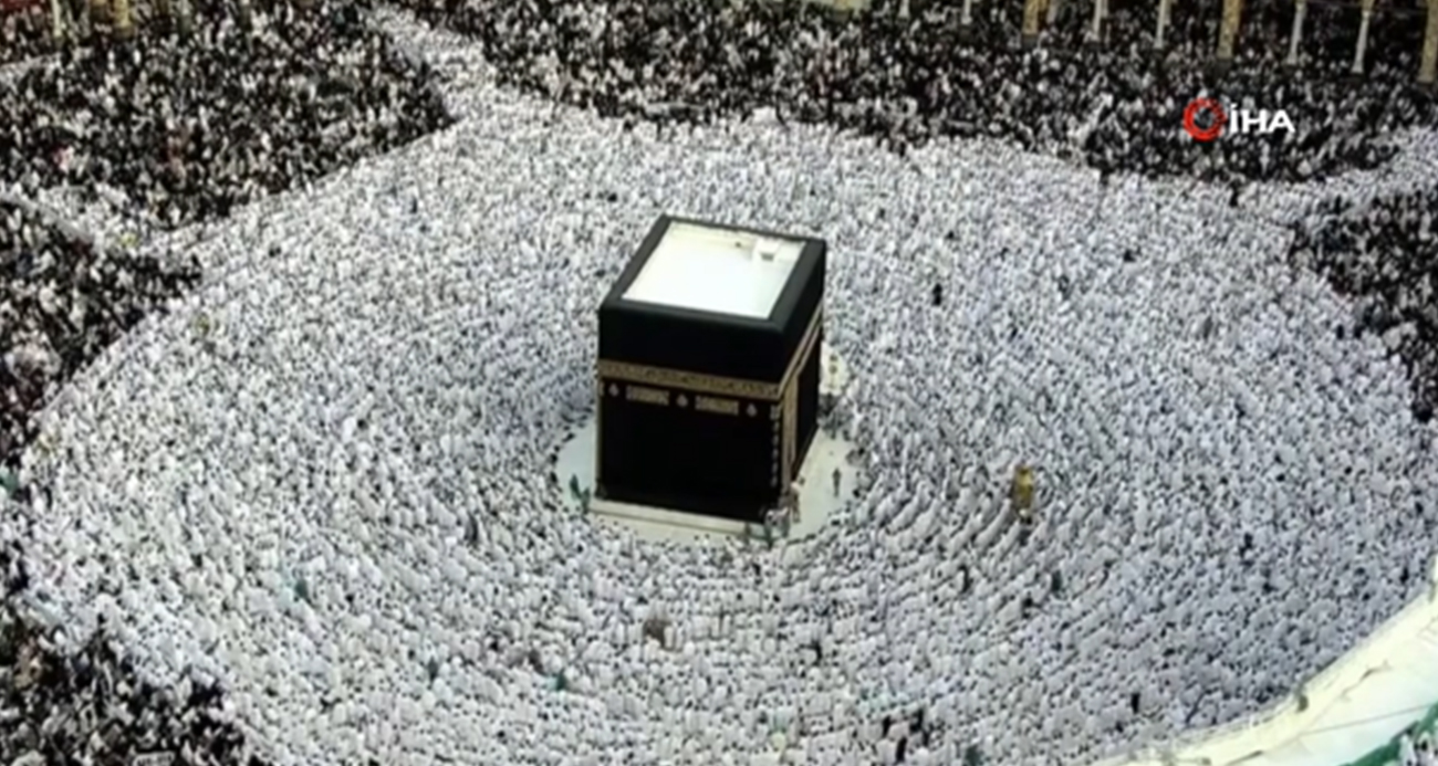 Mekke’de bayram namazı kılındı