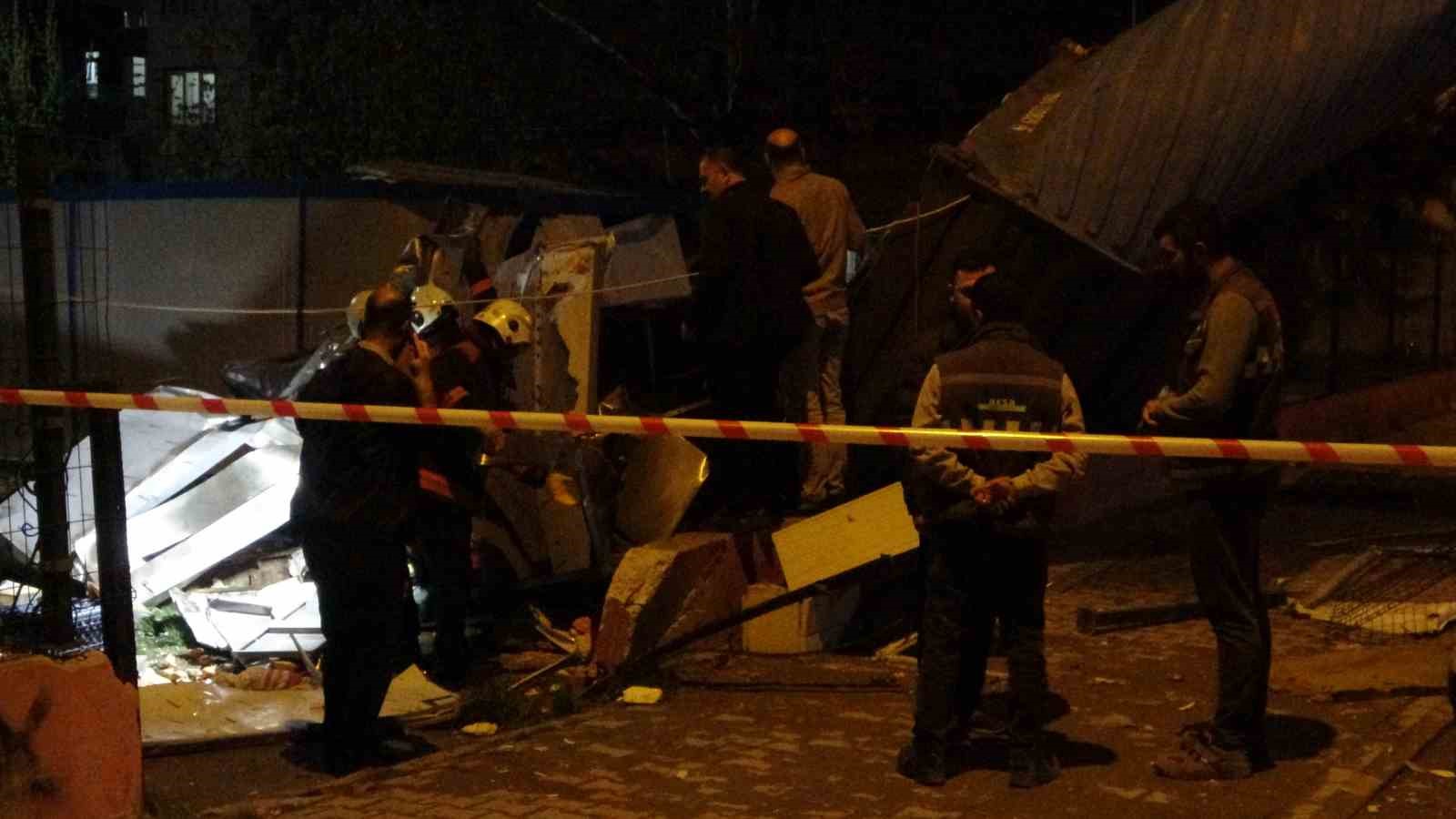 Malatya’da bomba gibi patlayan konteyner halkı sokağa döktü