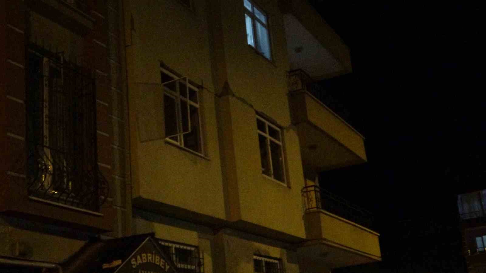 Malatya’da bomba gibi patlayan konteyner halkı sokağa döktü