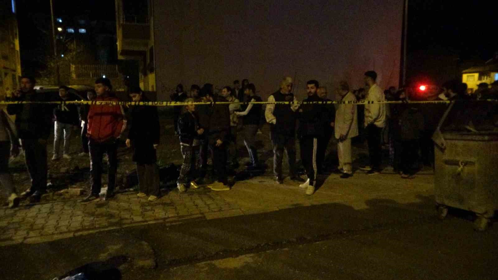 Malatya’da bomba gibi patlayan konteyner halkı sokağa döktü