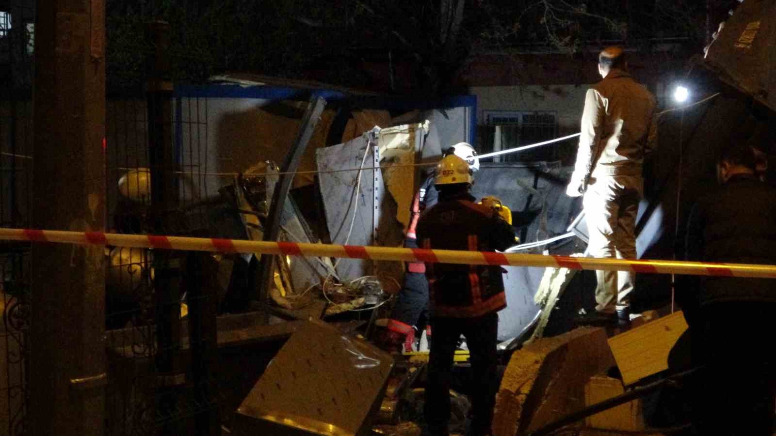 Malatya’da bomba gibi patlayan konteyner halkı sokağa döktü