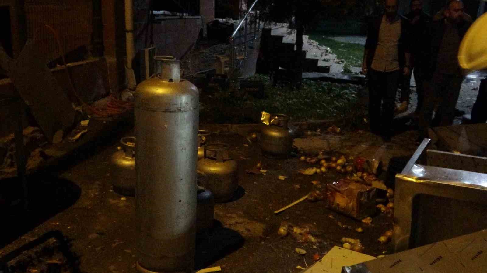 Malatya’da bomba gibi patlayan konteyner halkı sokağa döktü