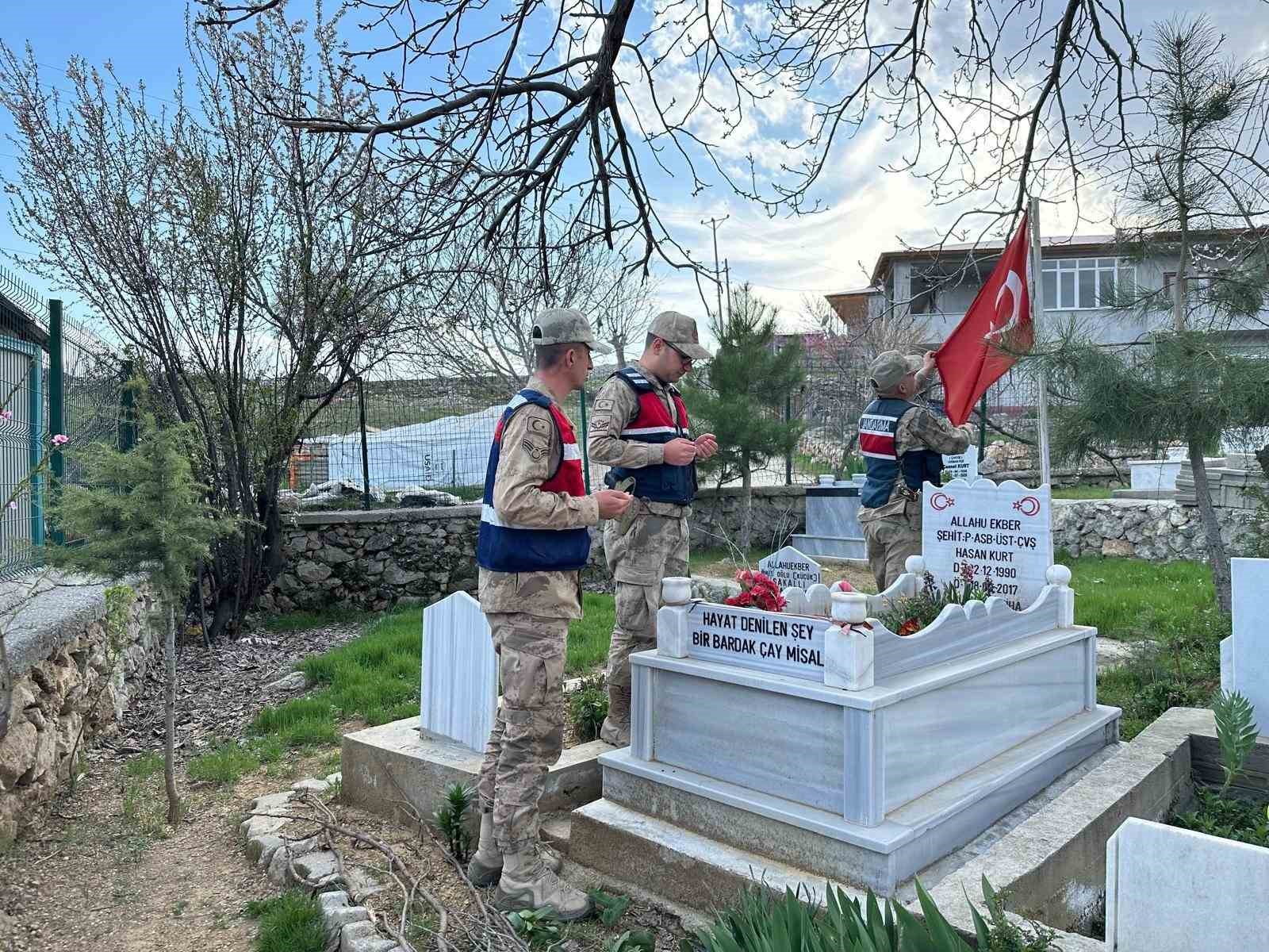 Jandarmadan şehit yakınları ve gazilere bayram ziyareti