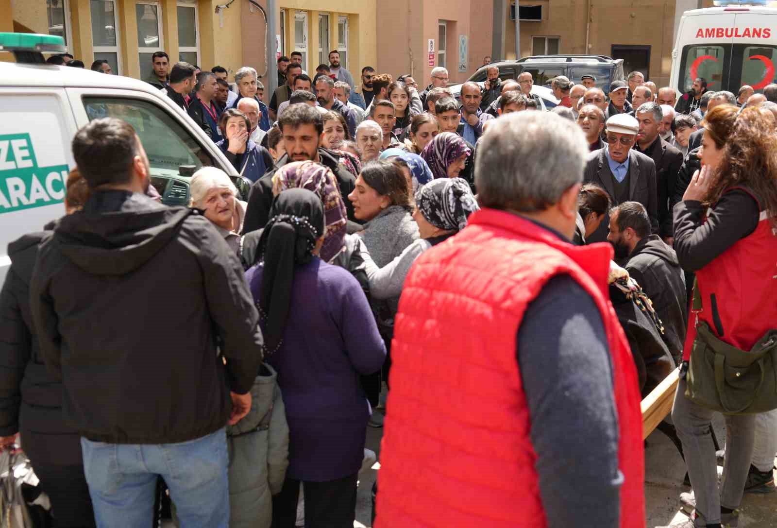 İliç’te cansız bedenine ulaşılan işçinin eşinden yürek yakan feryat: “Uğur ben geldim buradayım”