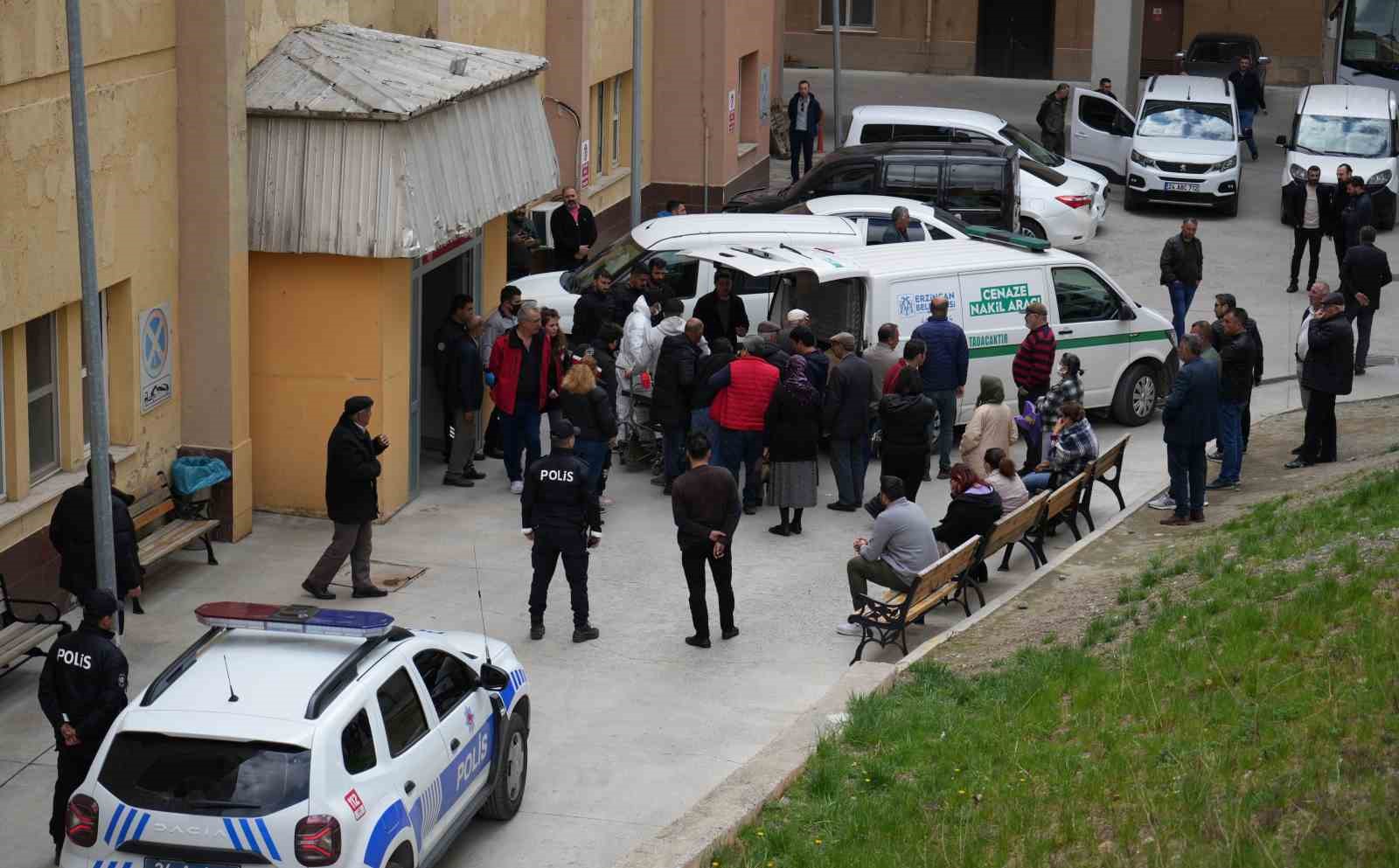 İliç’te cansız bedenine ulaşılan işçinin eşinden yürek yakan feryat: “Uğur ben geldim buradayım”