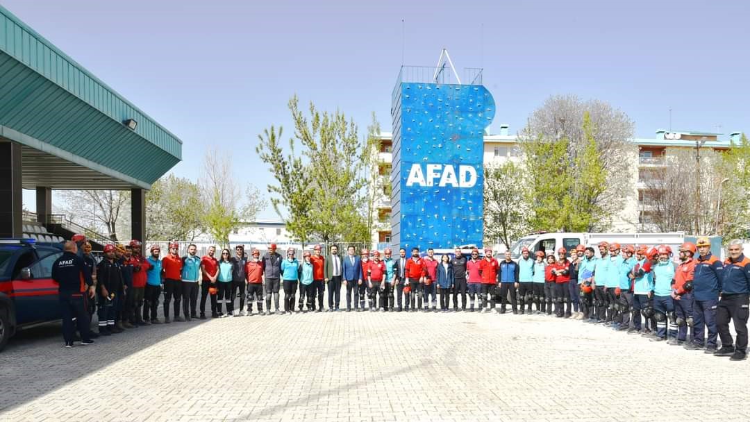 Van’da UMKE personellerine arama kurtarma eğitimi verildi