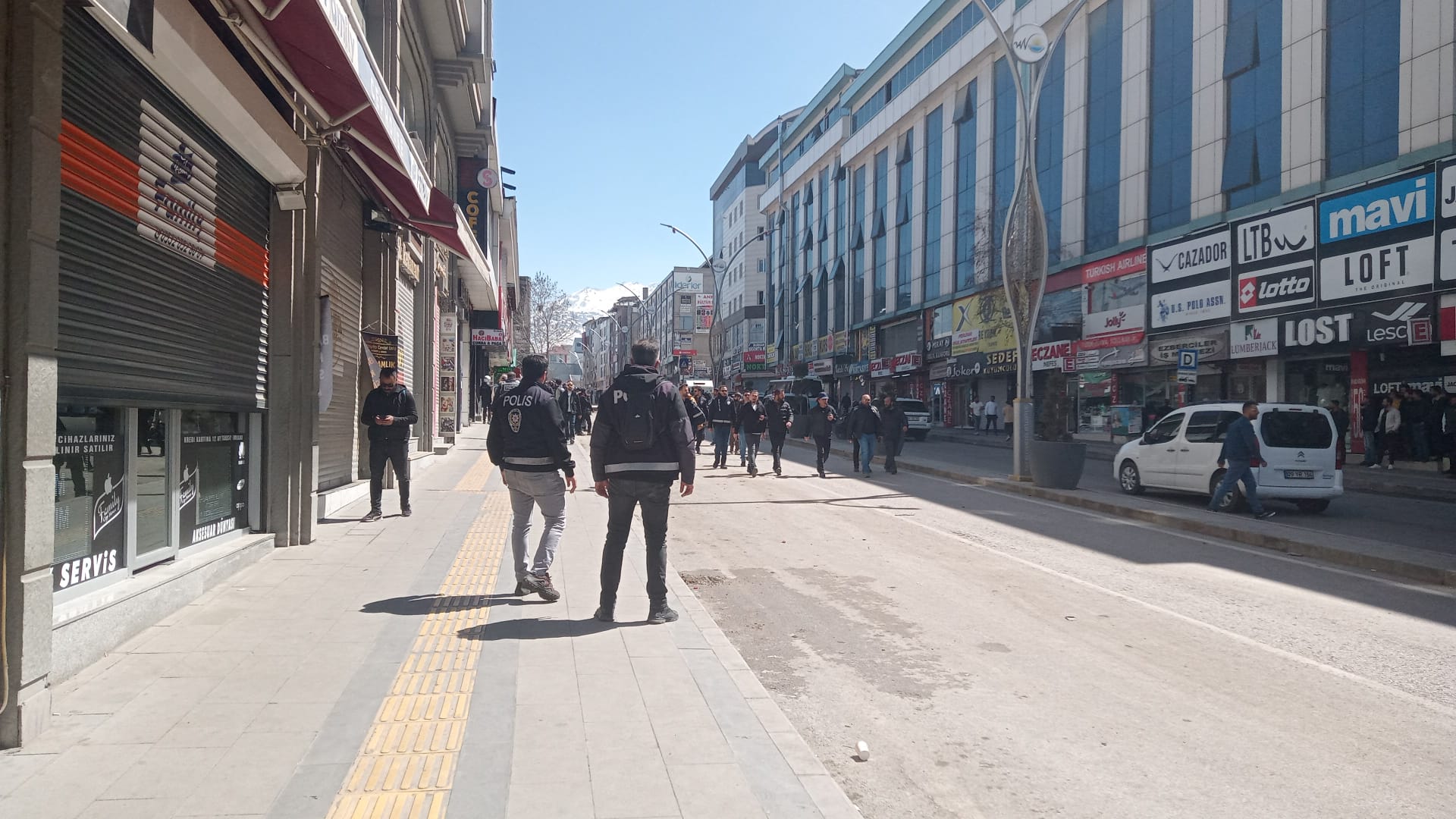 Van’da sokak olayları yeniden başladı!