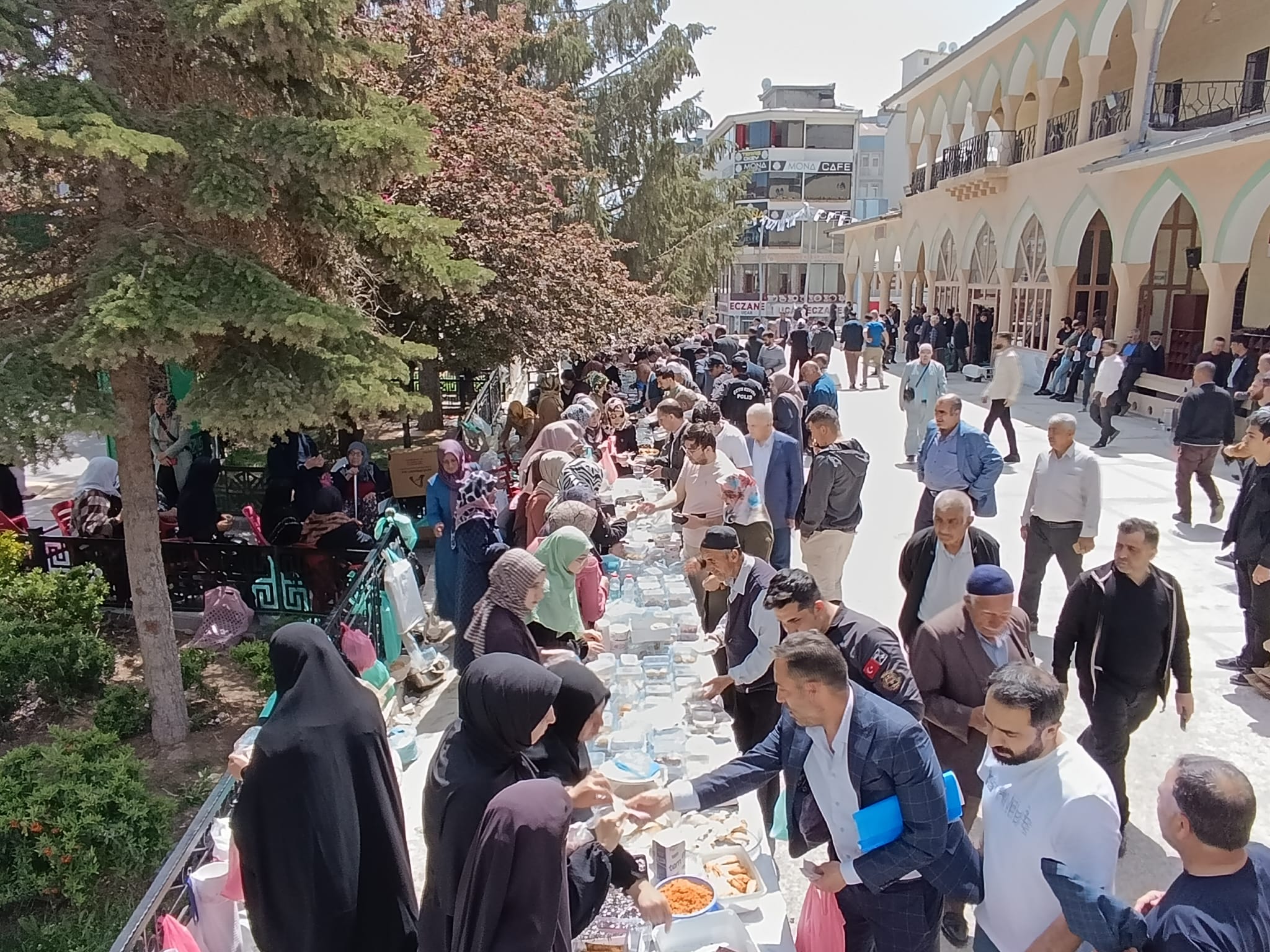 Van’da yoğun katılımlı kermes düzenlendi
