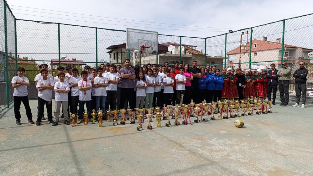 Van’daki bu okul sportif başarılarıyla ön planda