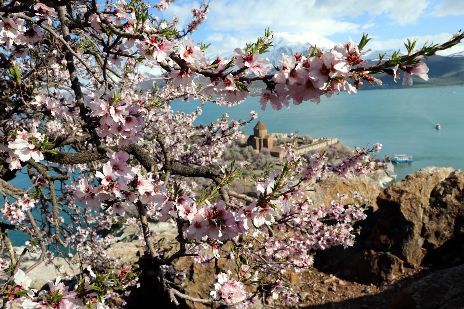 Van’ın Akdamar Adası güvenli ve konforlu hale geldi