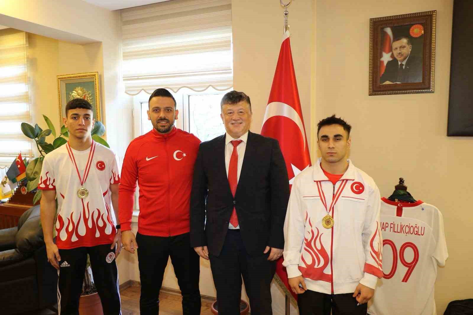 Aydınlı milli boksör çeyrek finale yükseldi