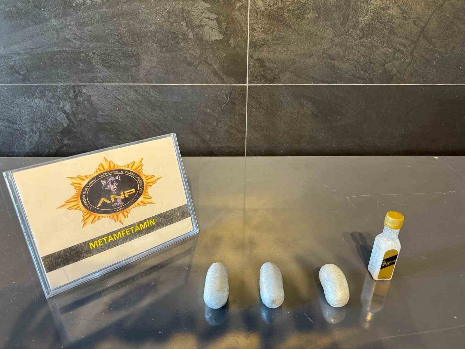 Ağrı’da uyuşturucu tacirleriyle polis arasında kovalamaca yaşandı: 2 gözaltı