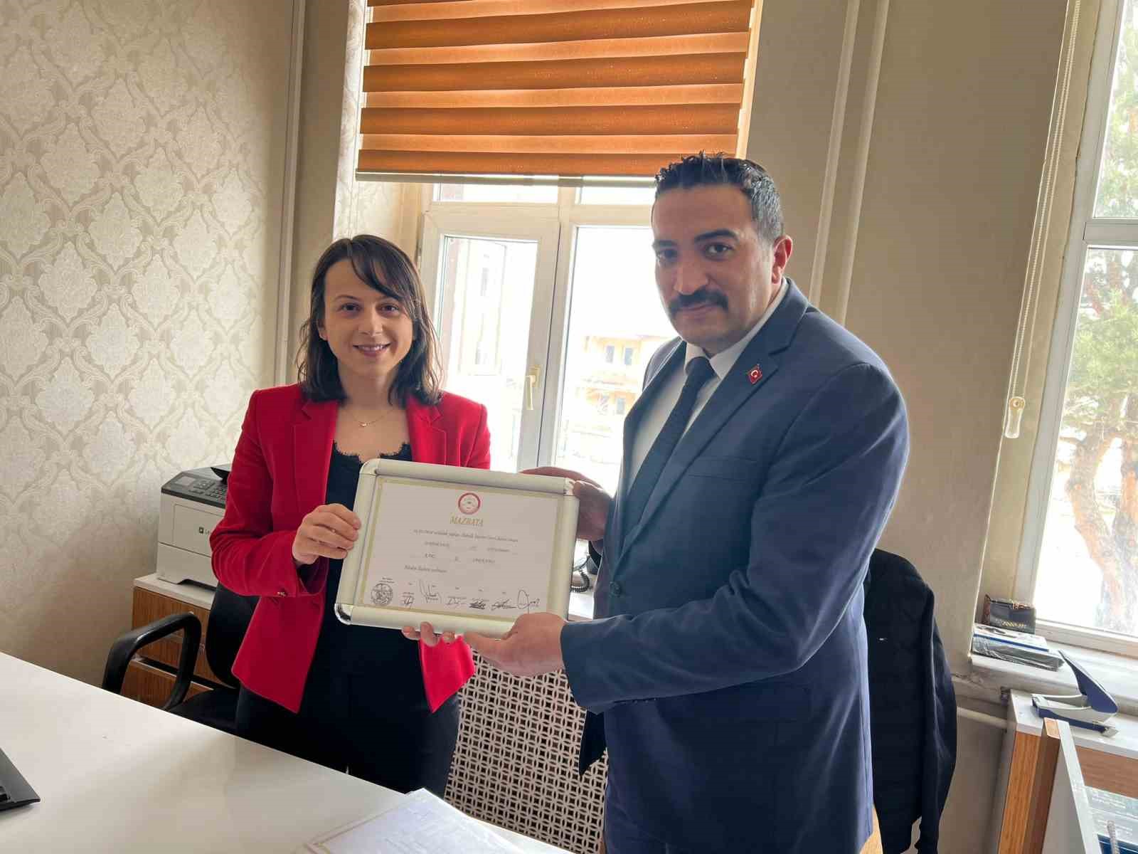 Başkan Kılıç mazbatasını aldı