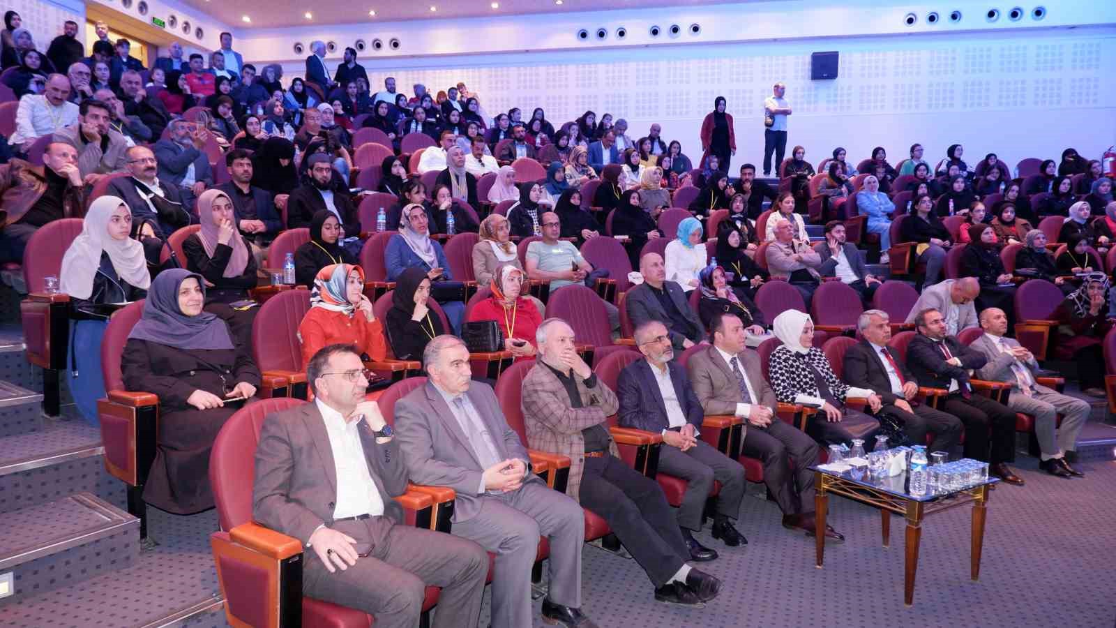 Kuran-ı Kerim’i en iyi okumak için yarıştılar