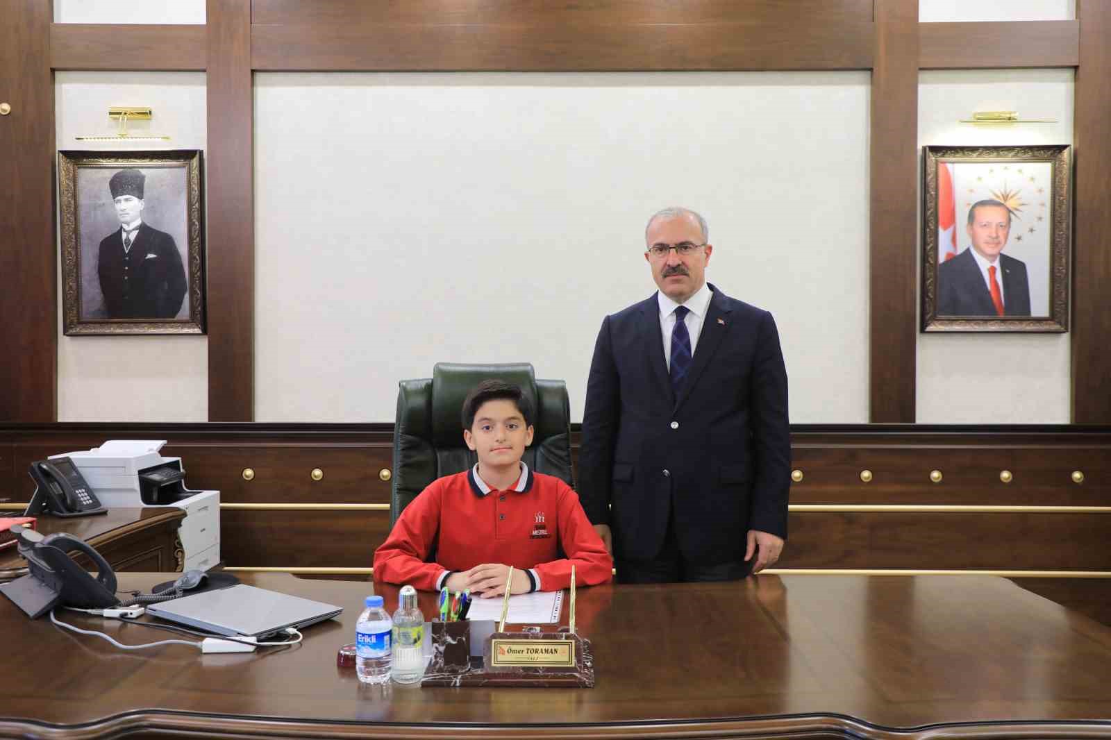 Vali koltuğuna oturdu, ilk icraatlarından birisi deprem ve yapı stoku oldu