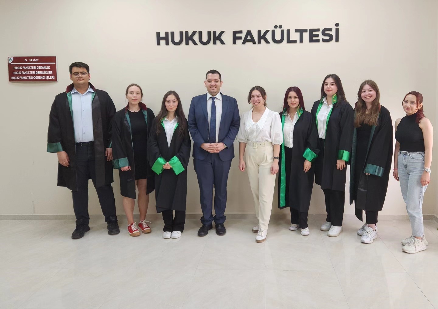 Hukuk öğrencilerinden uygulamalı ders
