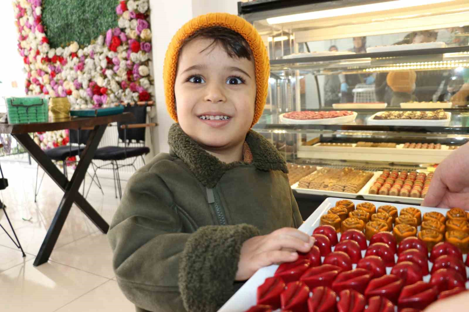 Eşi çikolata seviyor diye üretim atölyesi kurdu