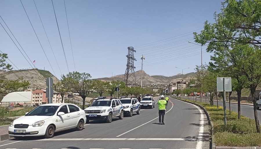 Hakkari’de dronla trafik denetimi yapıldı