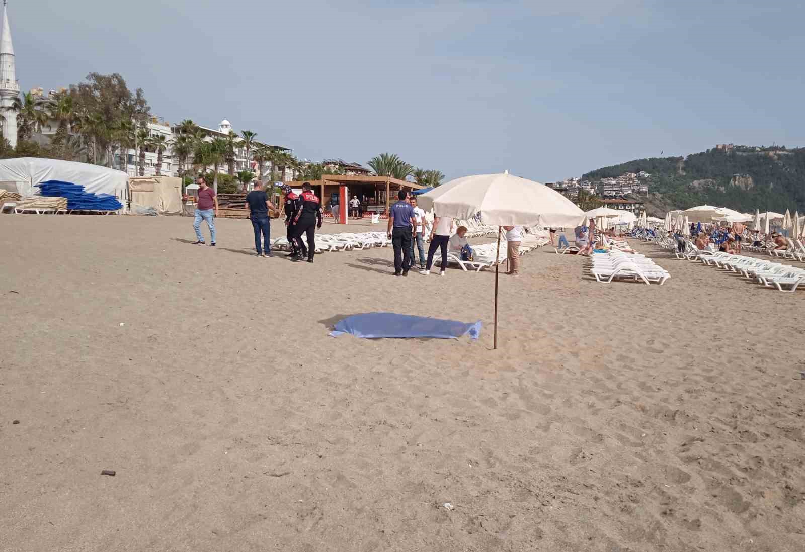 Alanya’da bir turist sahilde ölü bulundu