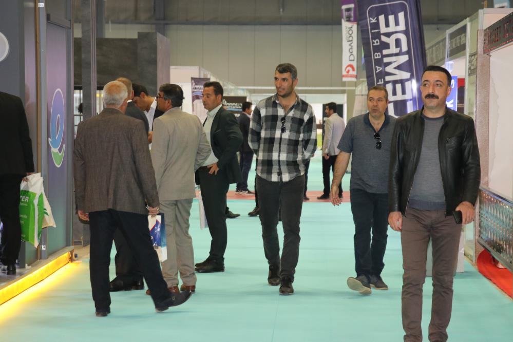 Van İnşaat Yapı Dekorasyon ve Emlak Fuarı kapılarını ziyaretçilere açtı