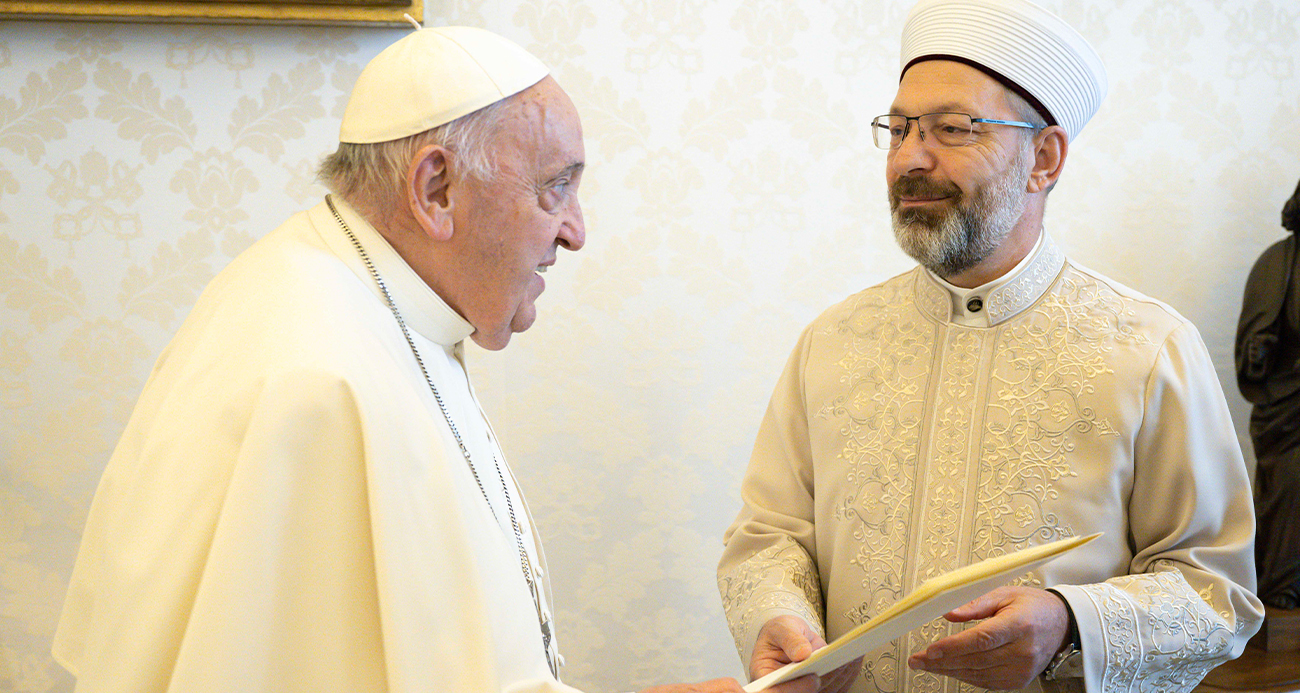 Diyanet İşleri Başkanı Erbaş, Erdoğan’ın mektubunu Papa Fransuva’ya ileti