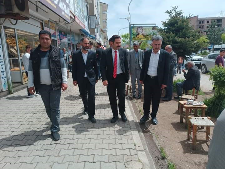 Minik  öğrenciler ilk kez sinemada filmi izledi