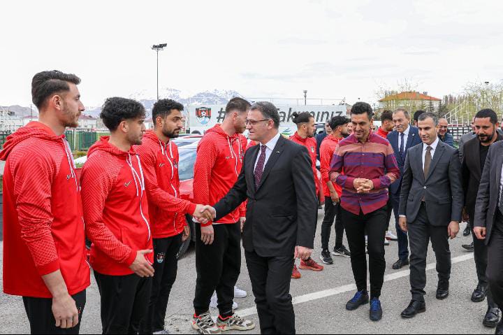 Vali Balcı’dan Vanspor’a ziyaret