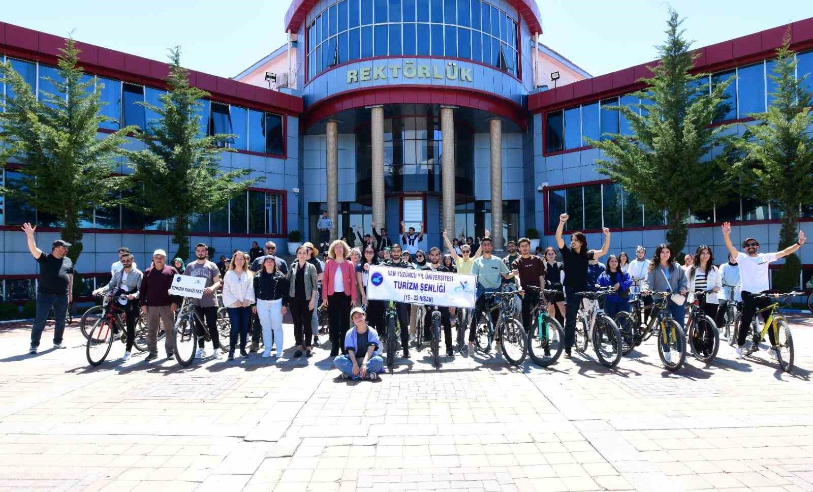 Van YYÜ’de ’Turizm Haftası’ kutlandı