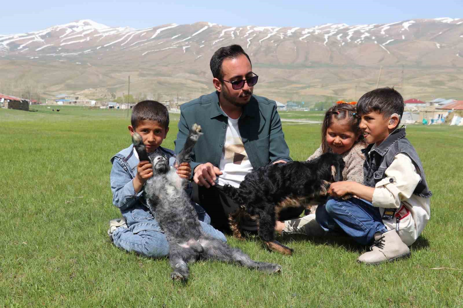 Vanlı öğrenci ile öğretmeninin gülümseten diyalogu