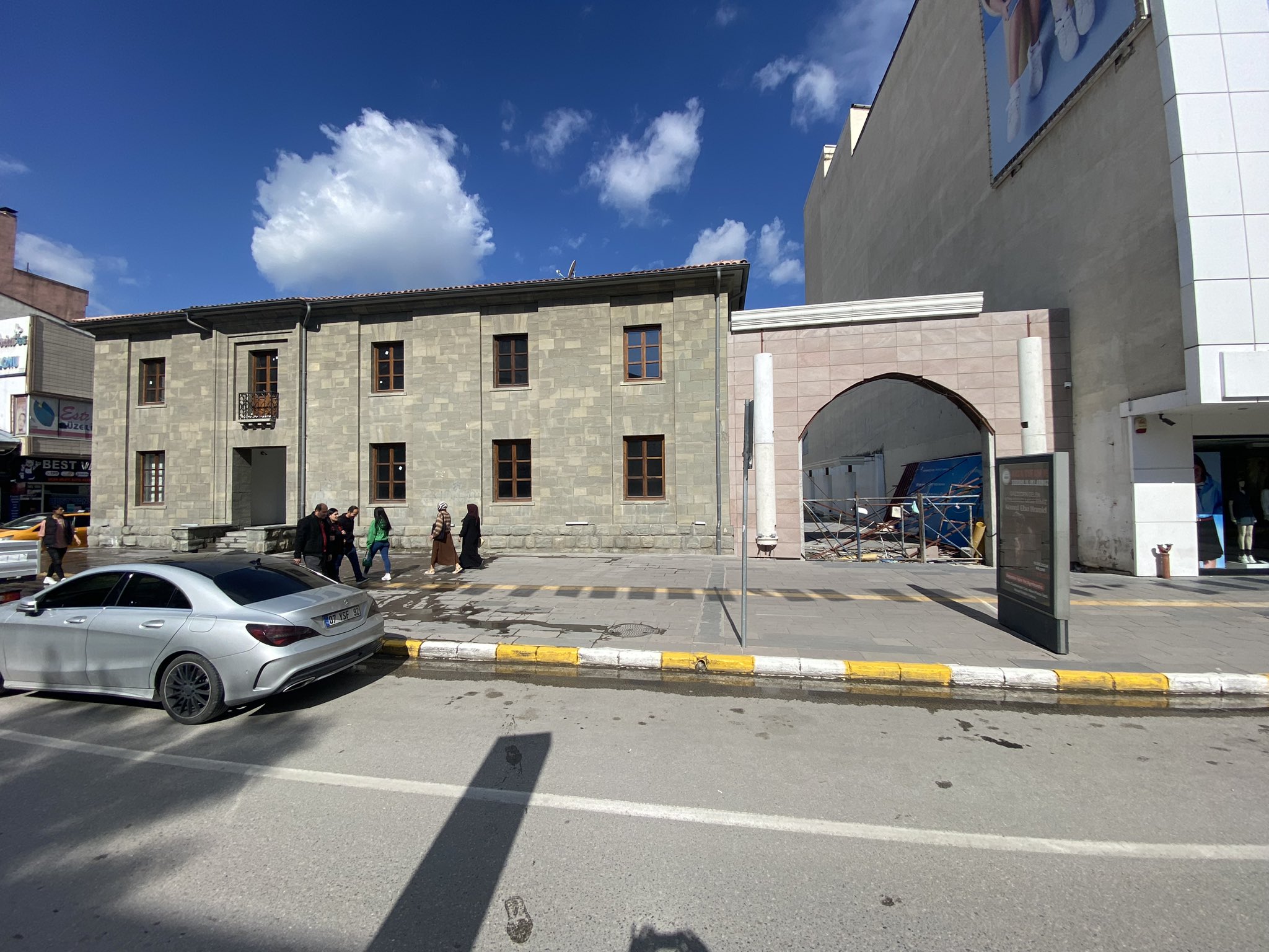 İş adamı Feridun Irak’tan “Ucube”  benzetmesi