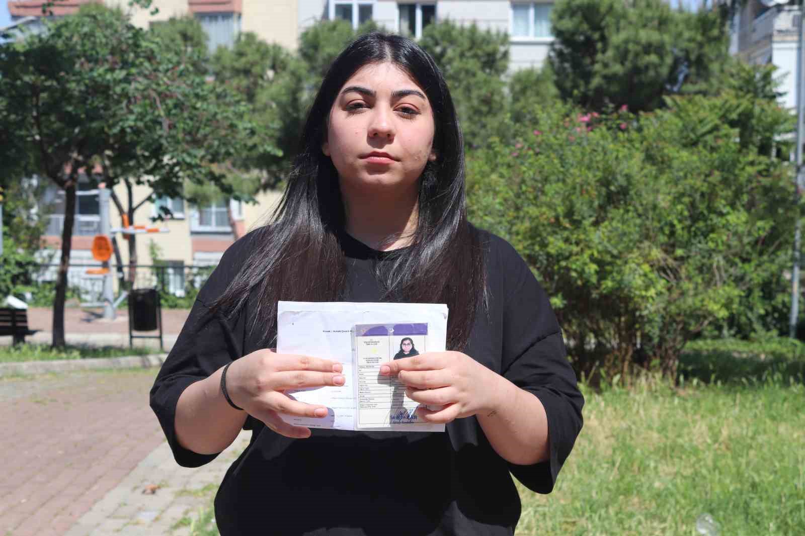 19 yaşındaki genç kız  hem kimliği hem de vatandaşlığı olmadan yaşıyor