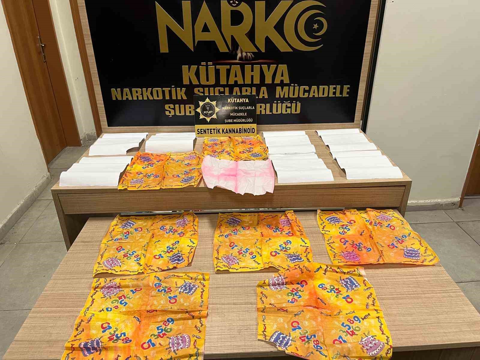 Çöp poşetinde 45 bin 71 kullanımlık kâğıda emdirilmiş bonzai ele geçirildi