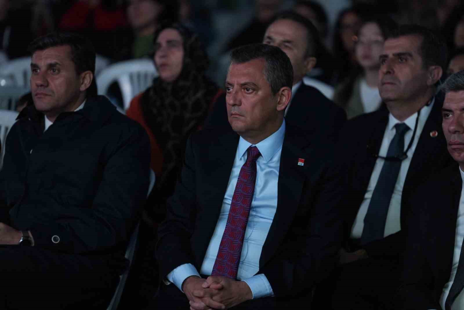 Soma belgeselinin gösteriminde duygulu anlar yaşandı