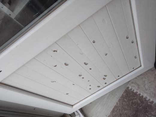 Ceviz büyüklüğündeki dolu araçların camlarını kırdı