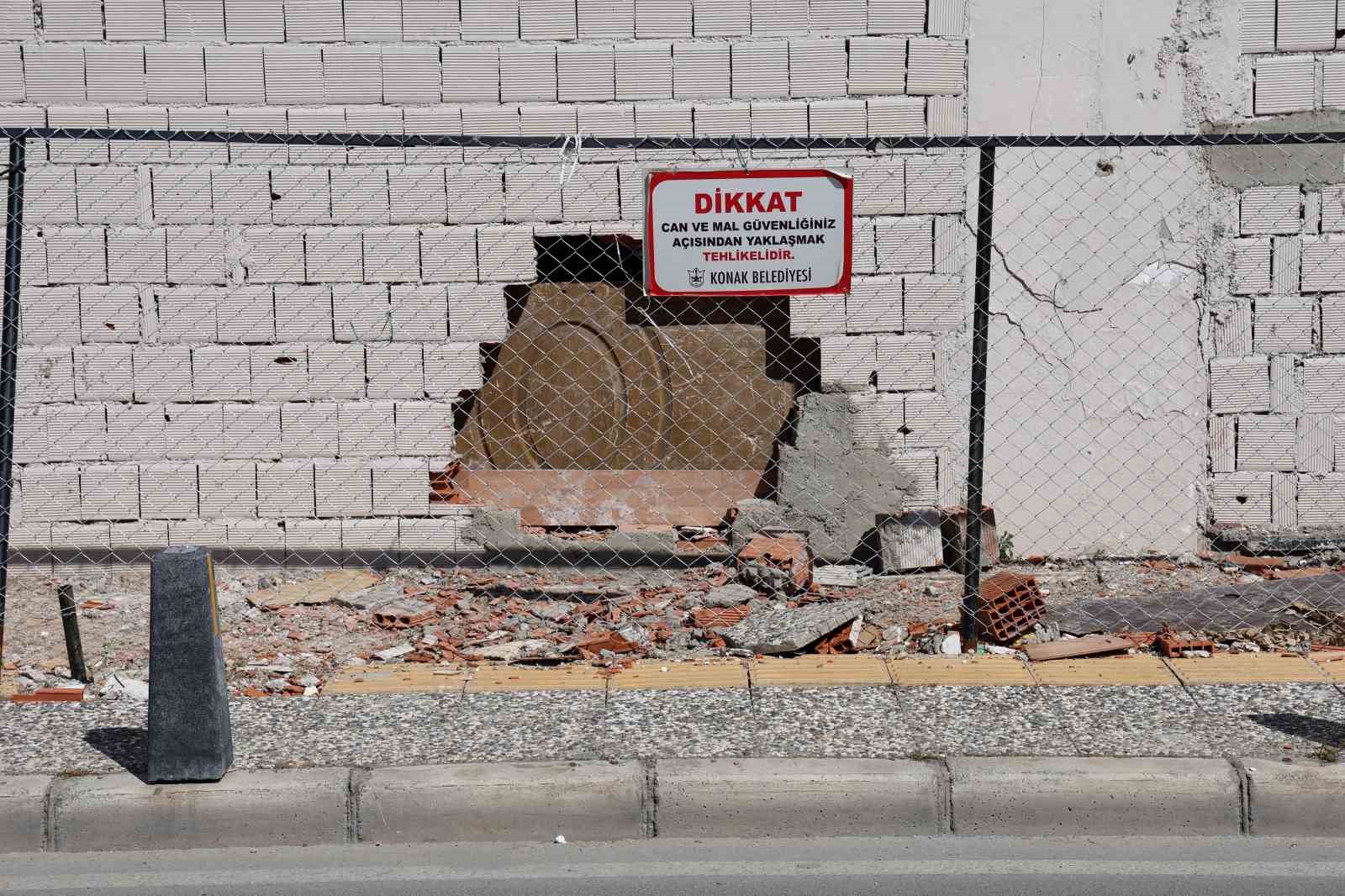 Hırsızlar tarihi han’ın duvarlarını kırarak talan etti