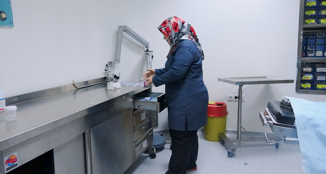 Azmi ile yılın hemşiresi seçildi