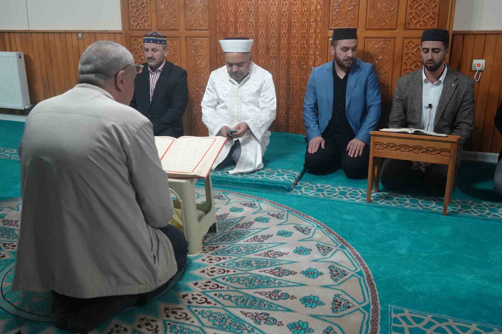 Muş’ta Gazze için camilerde dua edildi
