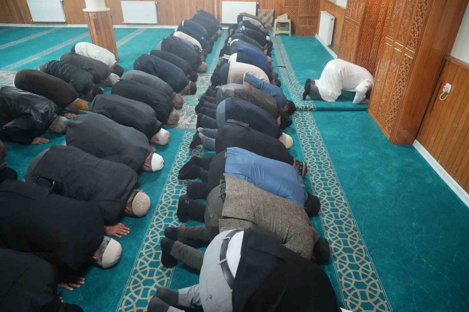Muş’ta Gazze için camilerde dua edildi