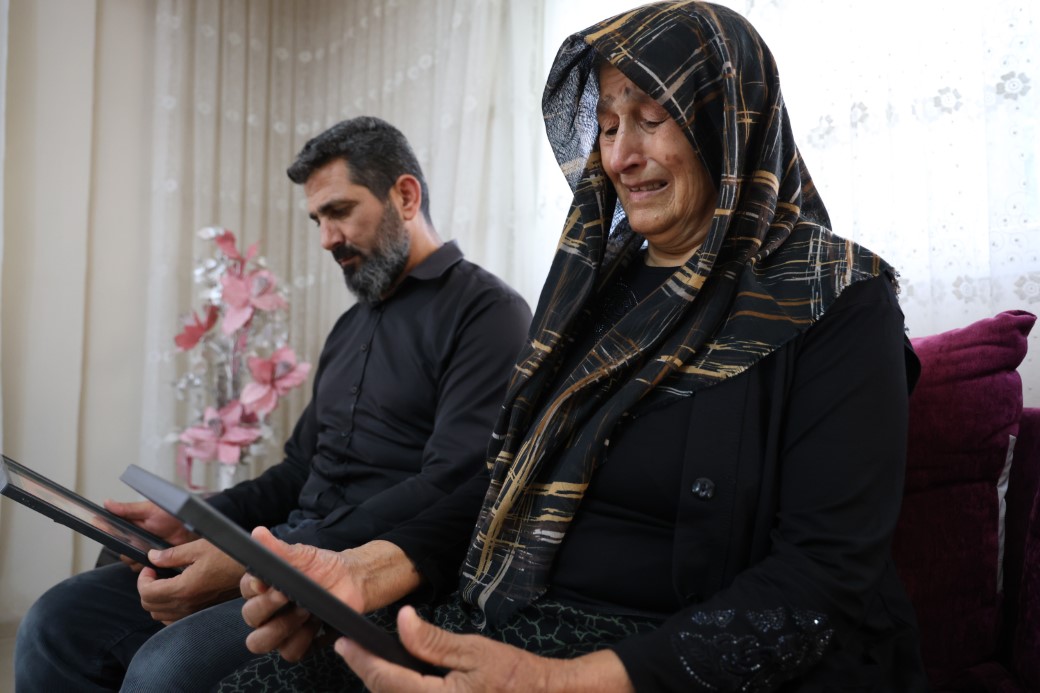 Acılı anne, 20 yıldır kayıp olan evladından gelecek iyi haberi bekliyor