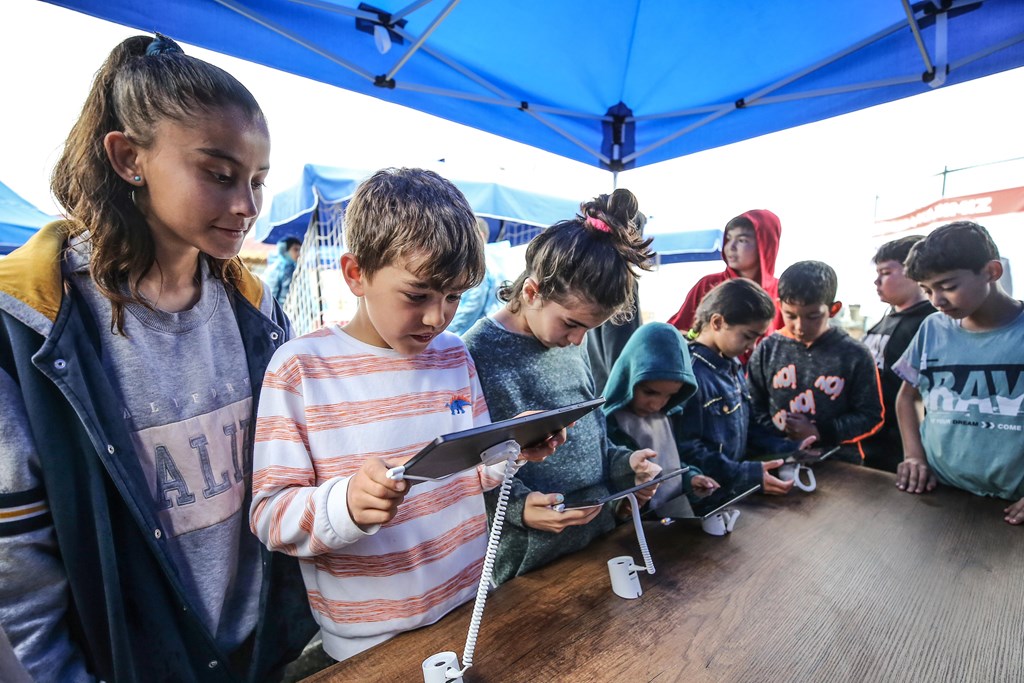 Bakan Göktaş: “Dijital ortamdaki olası risklere karşı koruyucu eğitim çalışmalarını artıracağız”