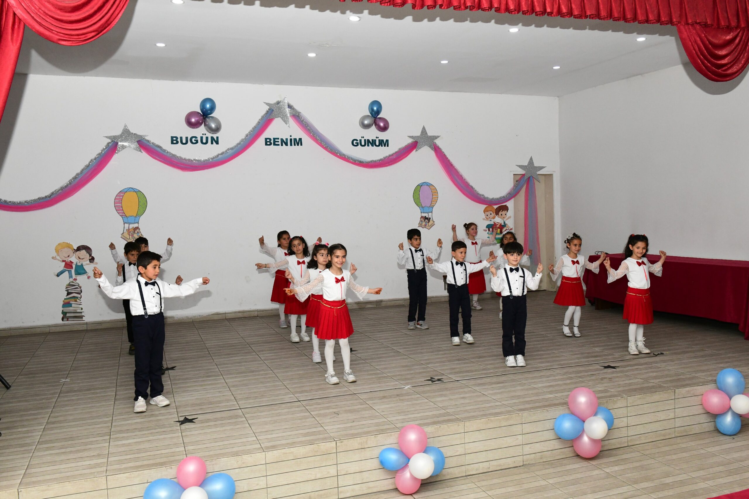 Çatak’ta minik öğrenciler için okuma bayramı yapıldı