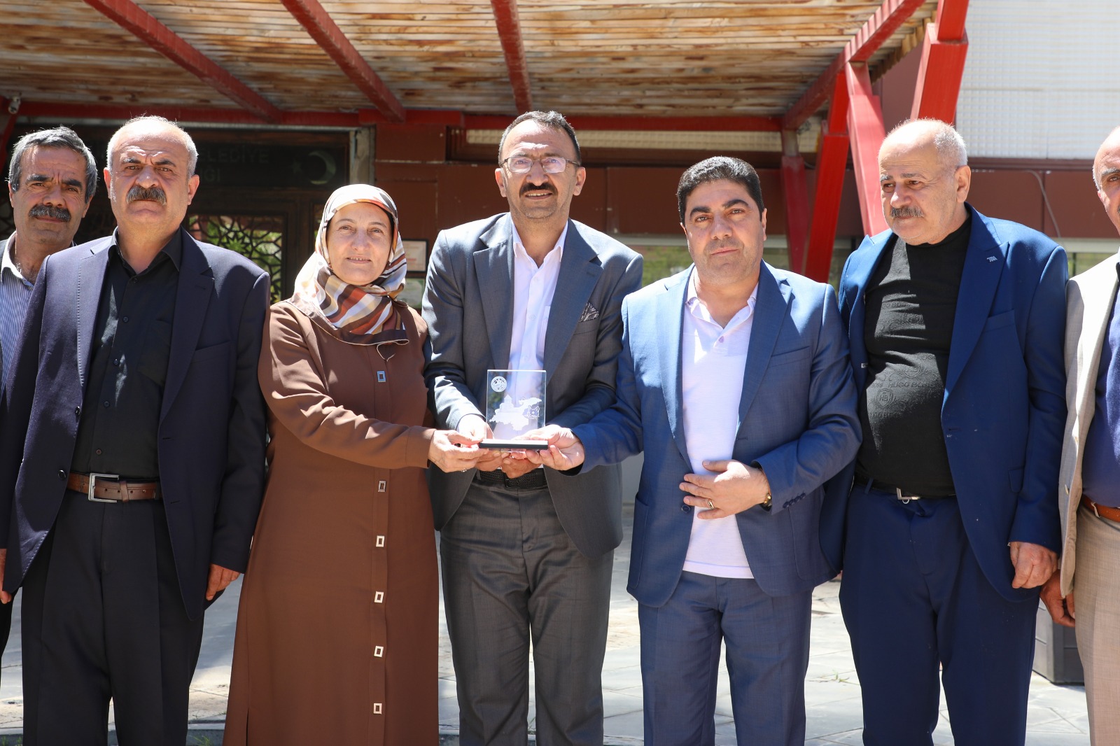 Esenyurt Van Çataklılar Derneği’nden Gürpınar Belediyesine ziyaret