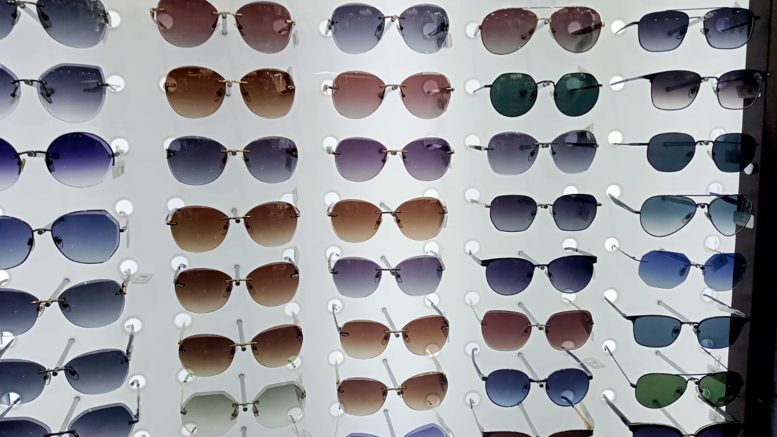 Güneş gözlüğü seçerken nelere dikkat etmeli?