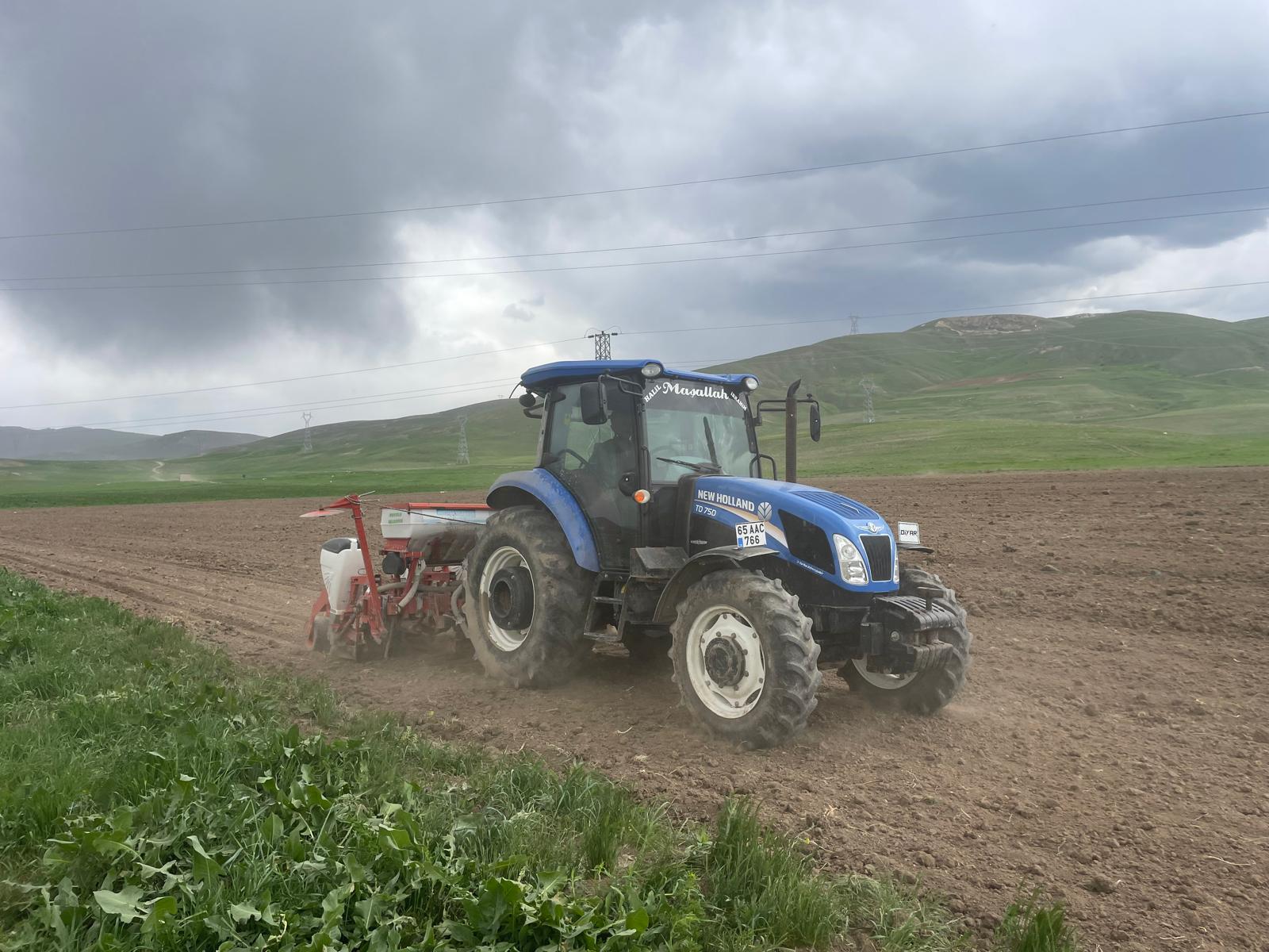 İpekyolu Belediyesinden çiftçilere destek