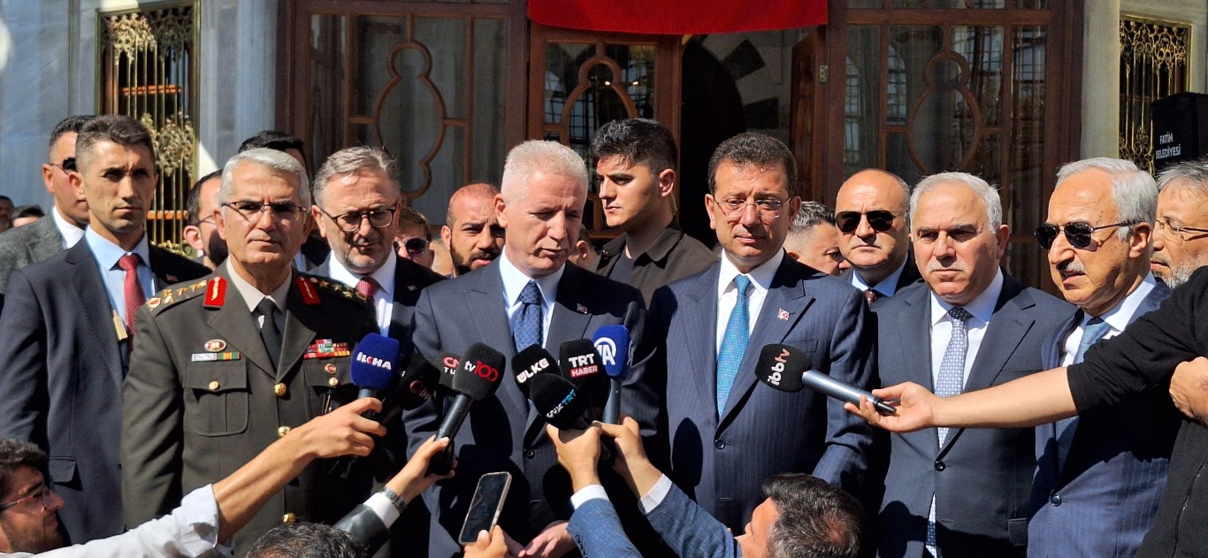 İstanbul Fatihi Fatih Sultan Mehmed Han kabri başında dualarla anıldı