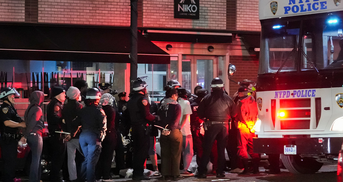 New York polisi, 282 öğrenciyi gözaltına aldı