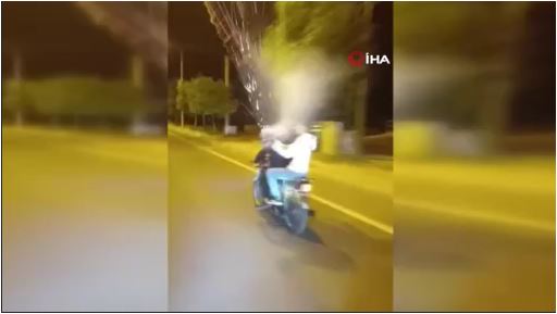 Şampiyonluk kutlamalarında tehlikeli hareket kamerada